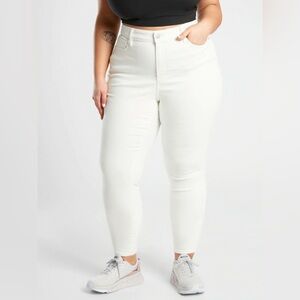 Athleta Sculptek skinny jean in white size 22X